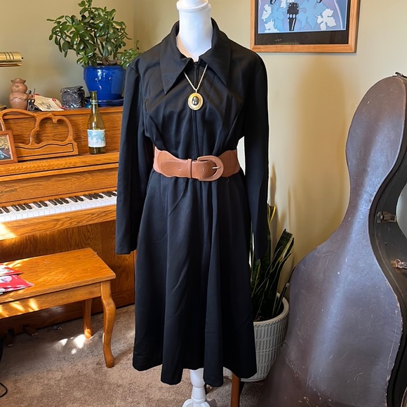 Vintage 70s Long Sleeve Dagger Collar zip front Black Dress Size XXL - Picture 10 of 11